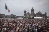 Fans de BTS en el Zócalo de CDMX