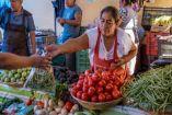 Hoy en AnálisisSuperior, David Páramo entrevista a Juan Carlos Anaya, Director de GCMA, para entender las causas detrás de este comportamiento en los precios y qué factores están presionando la inflación alimentaria en México.

#INFLACION #JITOMATE #PRECIOS 

COMENTA ESTE VIDEO Y COMPARTELO CON TUS AMIGOS

Para más información entra: http://www.youtube.com/ImagenRadioLive

No olvides dejarnos tus comentarios y visitarnos en

Facebook: https://www.facebook.com/ImagenRadio
X: https://twitter.com/Imagen_Mx
Sitio: http://www.imagenradio.com.mx


Suscríbete a nuestro canal: https://www.youtube.com/channel/UCB0BUmdBOrH9mYU2ebs1eWA



#ImagenRadioEnVivo #NoticiasEnVivo