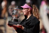 Mirra Andreeva se convierte en la campeona más joven de Roland Garros en las últimas 3 décadas.