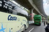 Hallan 59 artefactos en autobús de maestros