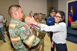 Delcy Rodríguez dona perrita rescatista a México y agradece apoyo de la Defensa