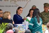 Claudia Sheinbaum encabeza el canje de juguetes bélicos por juegos didácticos, fomentando la prevención de la violencia desde la infancia el 9 de julio de 2026.