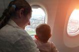 Consejos y requisitos para viajar en avion con bebes y ninos