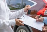 Arrendadoras de autos enfrentan más robos; industria alerta por pérdidas.
