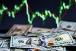 Peso se debilita ante el dólar; petróleo, inflación y chips presionan a los mercados.