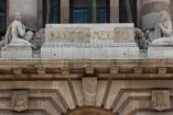 Minutas de Banxico: Las razones detrás de la pausa monetaria y los riesgos en Oriente Medio