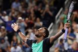 Gael Monfils celebra en el US Open tras derrotar a Adolfo Daniel Vallejo durante la Primera Ronda.