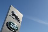 Jaguar y Land-Rover anunciaron recortes financieros.