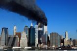 El 11 de septiembre de 2001, cuatro aviones comerciales secuestrados destruyeron las Torres Gemelas en Nueva York e impactaron el Pentágono en Washington, dejando un saldo de 2,977 víctimas mortales.