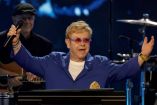 La sexualidad de Elton John no siempre fue fácil de definir: su trayectoria refleja un proceso personal marcado por relaciones con hombres y mujeres.