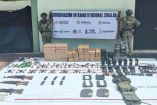 Decomisaron un complejo equipo para la operación de aeronaves no tripuladas, compuesto por 42 artefactos explosivos improvisados, 15 drones, 15 controles, 15 rollos de cable de fibra óptica, 14 baterías, siete gafas y tres pantallas de monitoreo.