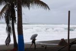 Huracán Simon provoca lluvias e interactúa con frente frío dos