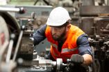 Producción industrial de México crece 0.6% en agosto; manufacturas logran su mayor avance.