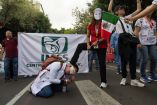Alrededor de 6 mil empleados del IMSS marcharon en CDMX para exigir 10% de aumento salarial, jubilación sin Afores y abasto de insumos en clínicas.