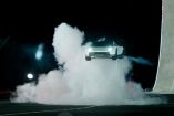 En su primera demostración ante el público, el Tesla Roadster estuvo suspendido unos segundos en el aire.