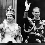 Isabel II tenía apenas 25 años cuando la muerte de su padre, Jorge VI, la convirtió en reina.