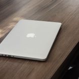 En Amphora Health, la MacBook Pro une salud y tecnología.