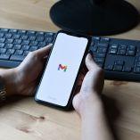 Google envía avisos antes de eliminar una cuenta por inactividad.
