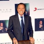 Julio Iglesias mantiene una de las mayores fortunas del entretenimiento español.