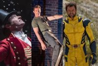 Collage de Hugh Jackman en El gran showman, sobre un escenario teatral y caracterizado como Wolverine con traje amarillo.