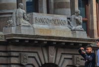 Sistema financiero es sólido, pero Banxico mantiene la alerta por riesgos globales.