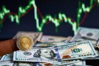 Peso se mantiene estable frente al dólar; inversionistas esperan reportes financieros.