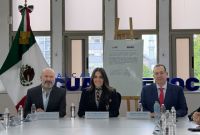 Alessandra Rojo de la Vega y CANIETI durante la firma del convenio
