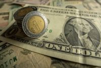 Tipo de cambio: sobreprecios financieros costarán 4 mil 300 mdd a mexicanos.