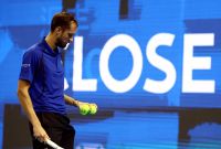 Daniil Medvedev fue descalificado del China Open 2026 tras pelotazo a un aficionado.
