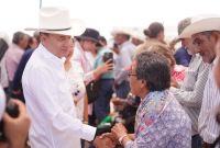 El Gobierno de Sonora reiteró su compromiso de continuar impulsando mecanismos de apoyo y gestiones institucionales que aseguren la protección de los ingresos familiares y el bienestar de los sectores más vulnerables de Sonora.