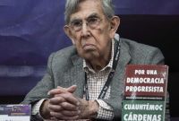 Cuauhtémoc Cárdenas Solórzano, ingeniero civil, exsenador de la República y presidente de la Fundación para la Democracia, durante la presentación de su libro “Por una democracia progresista” en el Palacio de Minería, en el marco de la 47 Feria Internacional del Libro del Palacio de Minería