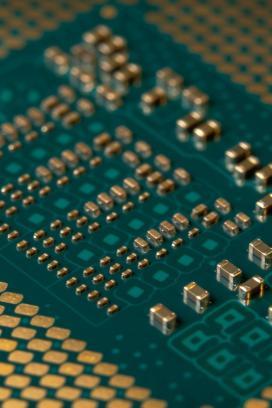 Monex advierte traslado de capitales hacia sector de software y hardware