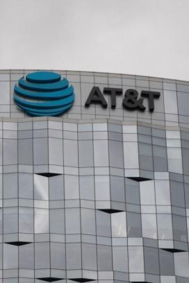 Televisa adquiere AT&T México y aerolíneas buscan alianza