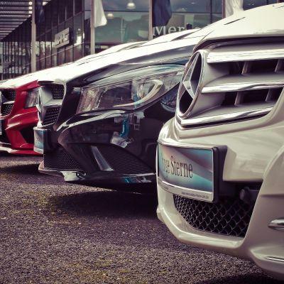 Venta de autos en México logra cifras récord pese al desplome en la confianza del consumidor