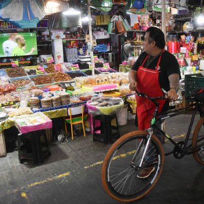 Pizzas y tienditas: Negocios romperán récords de ventas por euforia mundialista