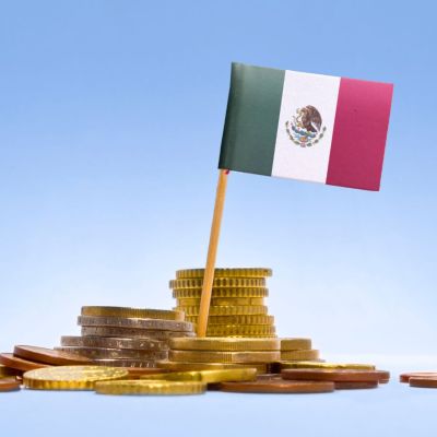 Economía mexicana pierde fuerza a mitad de año y reaparecen señales de estancamiento