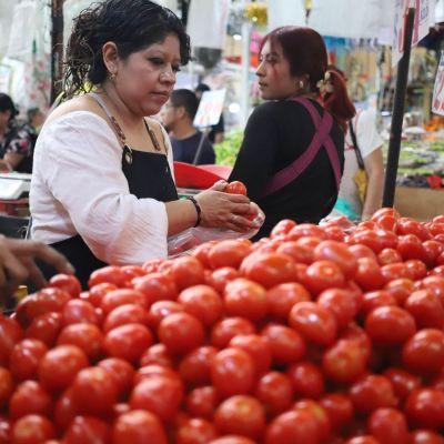 Inflación en México sube a 3.45%; jitomate y gas LP registran las mayores alzas.