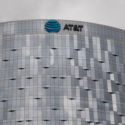 AT&T vende su negocio en México a Televisa y Fintech por 2,000 mdd