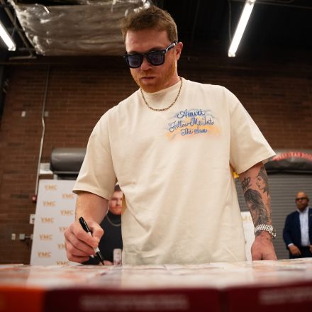 ¿Quién es Canelo Álvarez? Récord, fortuna, negocios y familia