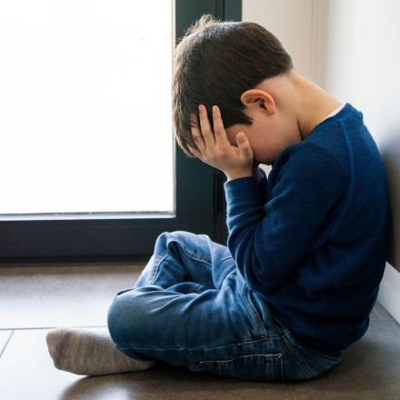 Abuso infantil en vacaciones_ señales de alerta y cómo proteger a tus hijos