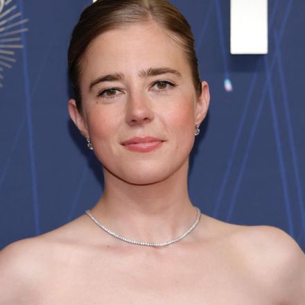 La hija de Bryan Cranston ha construido una carrera televisiva que incluye Breaking Bad y The Pitt, demostrando que su apellido es apenas una parte de su historia profesional.