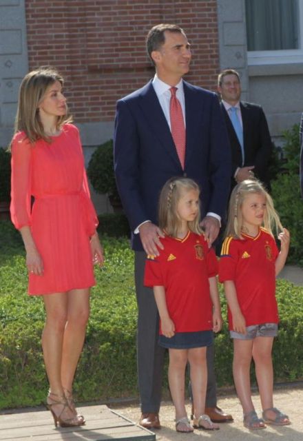 La línea sucesoria española incluye a Leonor, Sofía y los descendientes de las infantas Elena y Cristina.