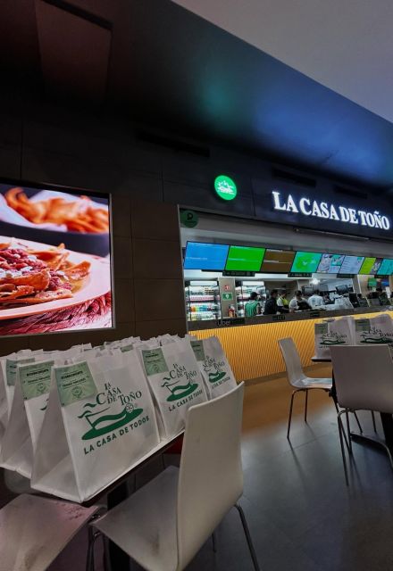 Además de sus sucursales, la cadena incursionó en las zonas de fast food en centros comerciales.