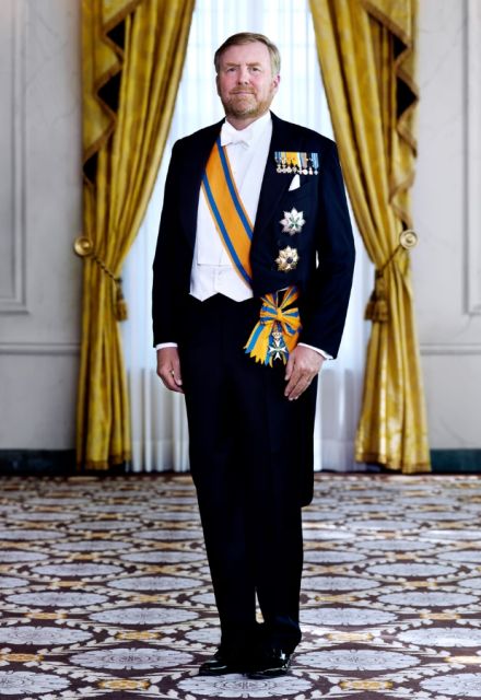 El rey Guillermo Alejandro encabeza la actual Casa Real de los Países Bajos desde 2013, tras la abdicación de la reina Beatriz.