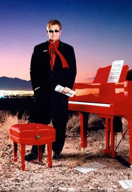 Elton John es una de las figuras más representativas de Reino Unido.