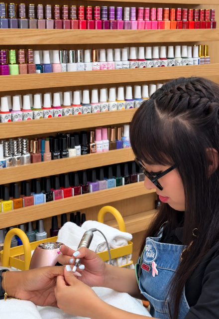Los salones de uñas son un giro de negocio con alta demanda.