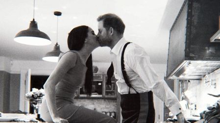 El romance entre Harry y Meghan transformó para siempre la relación de la pareja con la familia real británica.
