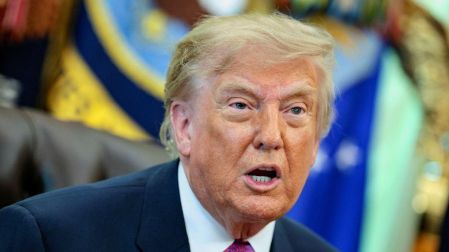 Trump analiza imponer nuevos aranceles a los chips; podrían impactar a las consolas.