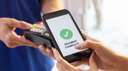 Bancos impulsan el uso de pagos digitales para reducir costos a comercios.