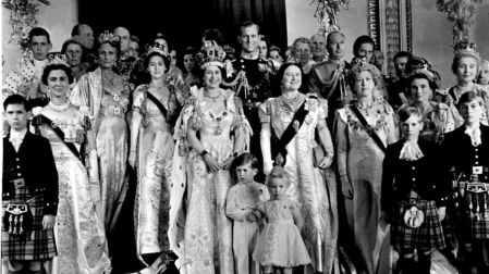 La coronación de 1953 marcó el comienzo de un reinado que duraría más de siete décadas.